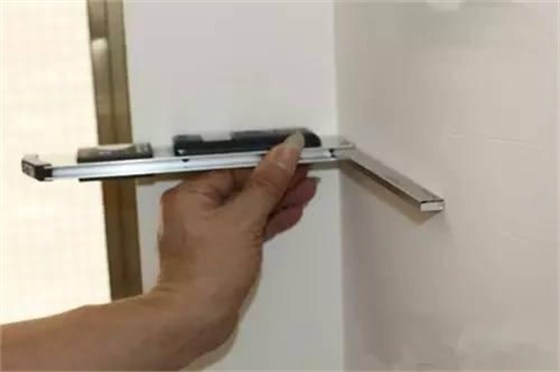 乳膠漆施工驗(yàn)收標(biāo)準(zhǔn)：