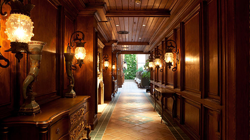 數(shù)碼彩水性仿古全木整裝效果，締造中西復(fù)古品味酒窖館