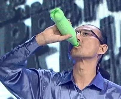 能喝的涂料就一定是環(huán)保的嗎？_廣東韶關(guān)水性木器漆品牌廠家