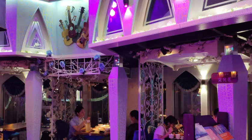 這座音樂(lè)餐吧，有一股誘惑靈魂的力量
